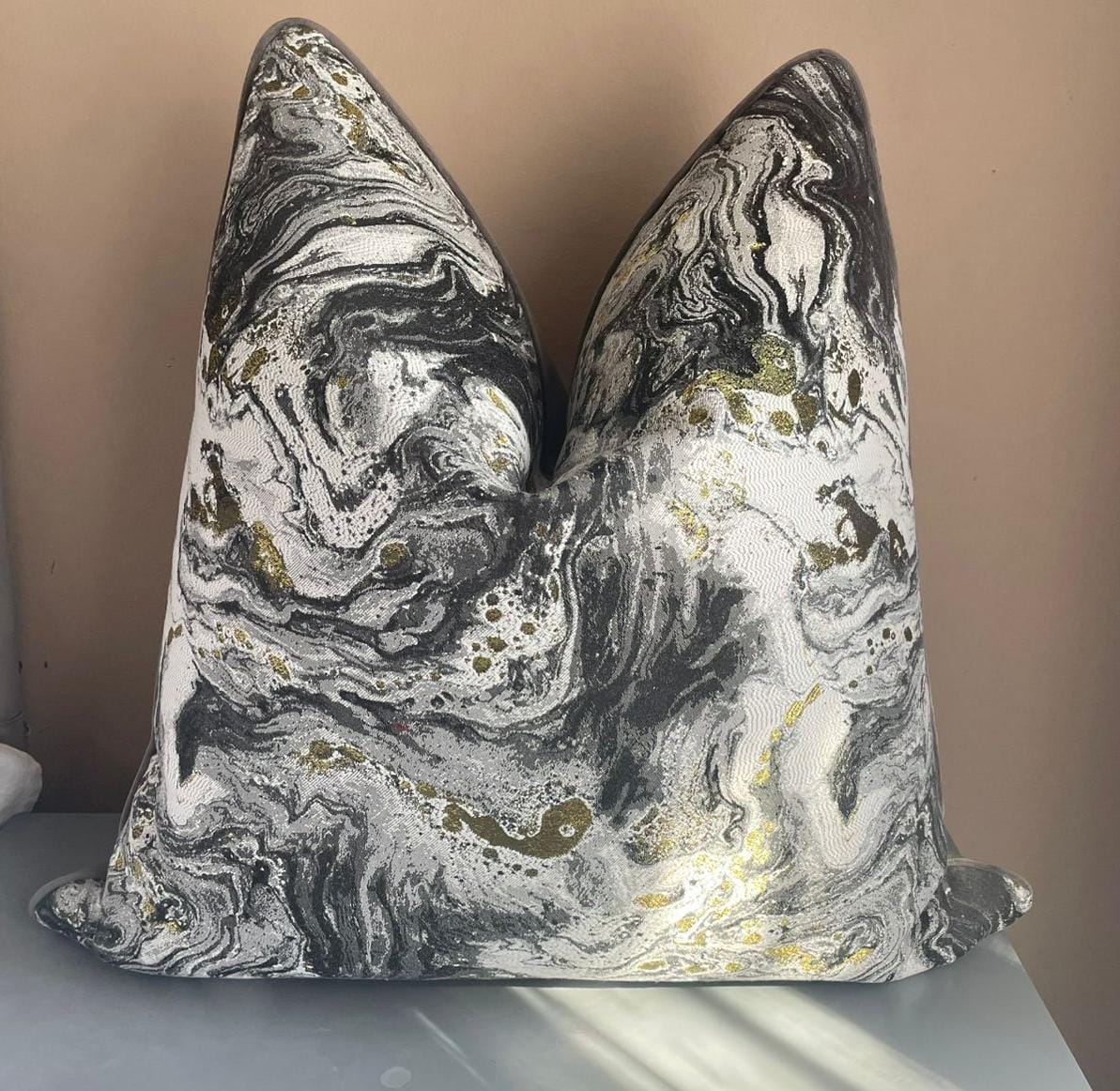 Luxury scatter in marbled grey and gold colours.